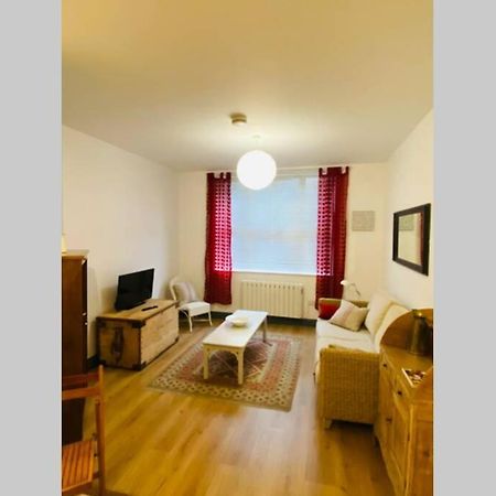 Beautiful Ground Floor Apartment In St Leonards Esterno foto