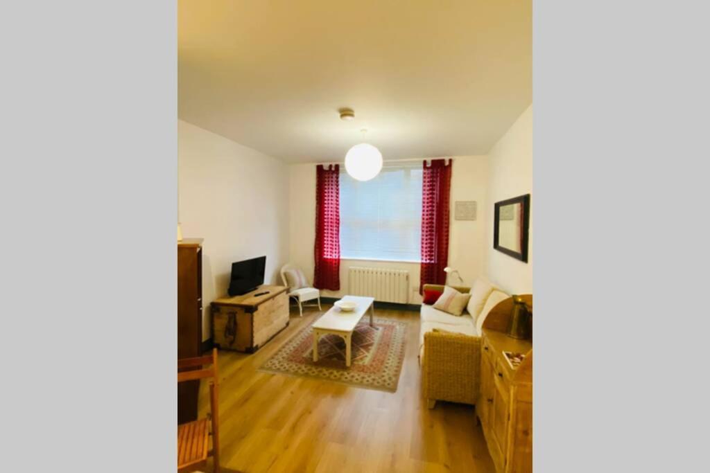 Beautiful Ground Floor Apartment In St Leonards Esterno foto
